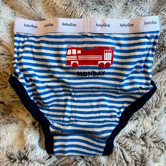 NWT Baby Gap Underwear - Boys 4 - 5 Years Old (Pack of 5) - Bundle Discount - Picture 4 of 4